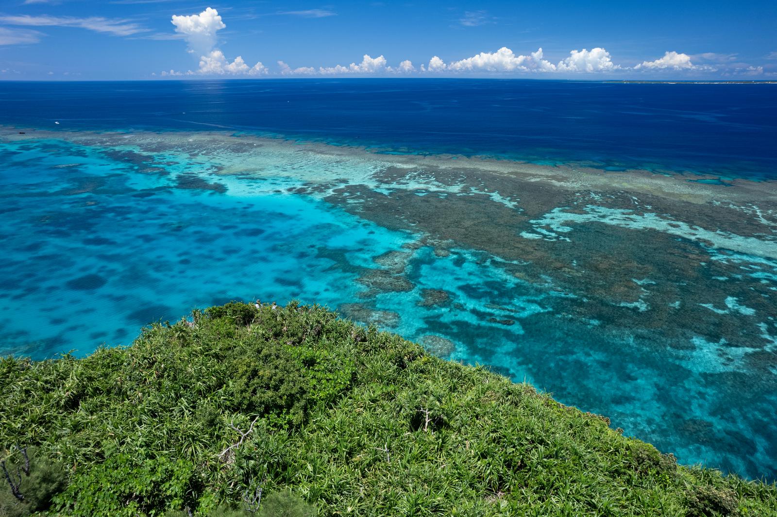 【保存版】3月の宮古島は「日本一早い夏」の始まり。海開き、花粉なし、至高の季節「うりずん」を楽しむ完全観光ガイド|気温や服装も教えます!