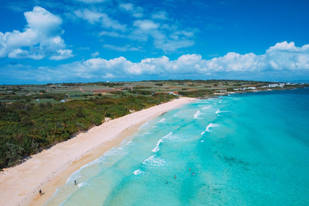 宮古島の青い海の写真